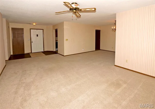 Photo 3 of Villa at 350 Windsor Pl #A, Saint Peters, MO 63376 | MLS# MIS25023608 |  | Sold on 2025-05-23