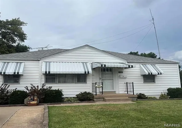 Photo 1 of Single Family Residence at 10341 Little Flower Ln, Saint Ann, MO 63074 | MLS# MIS25023639 | | Sold on 2025-06-20