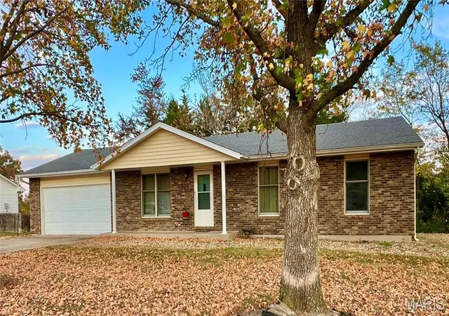 Photo 3 of Single Family Residence at 107 Meadow Ln, Montgomery City, MO 63361 | MLS# MIS25023718 | | Sold on 2025-05-28