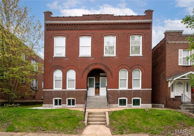Multi Family at 3230 Pulaski St, Saint Louis, MO 63111 | MLS# MIS25023727 | | Sold on 2025-06-09