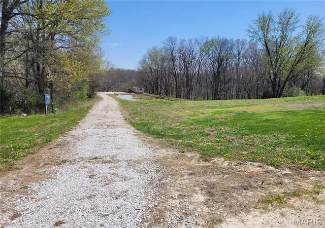 Photo 1 of Farm at 32 Whitsydnor Rd, Middletown, MO 63359 | MLS# MIS25023799 | | Sold on 2025-05-19