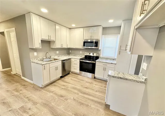 Photo 5 of Single Family Residence at 3345 Suncrest Ave, Saint Louis, MO 63114 | MLS# MIS25023833 | | Sold on 2025-07-31