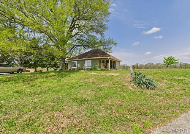 Photo 2 of Single Family Residence at 4627 County Road 651, Bernie, MO 63822 | MLS# MIS25023910 | | Sold on 2026-01-08