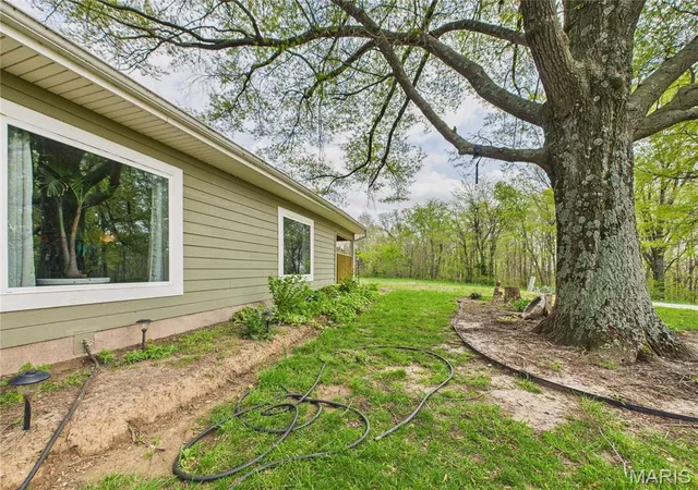 Photo 3 of Single Family Residence at 4627 County Road 651, Bernie, MO 63822 | MLS# MIS25023910 | | Sold on 2026-01-08