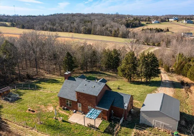 Photo 3 of Single Family Residence at 1224 Twinleaf Cir, Saint Peters, MO 63376 | MLS# MIS25023925 | | Sold on 2025-05-29