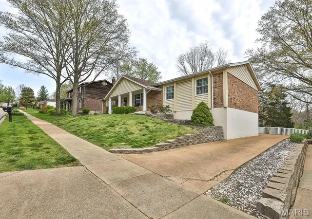 Photo 1 of Single Family Residence at 5346 Royal Hills Dr, Saint Louis, MO 63129 | MLS# MIS25023926 |  | Sold on 2025-06-13