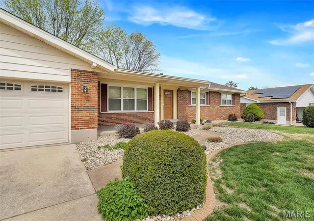 Photo 1 of Single Family Residence at 948 Quince Dr, Saint Charles, MO 63301 | MLS# MIS25023934 |  | Sold on 2025-05-22