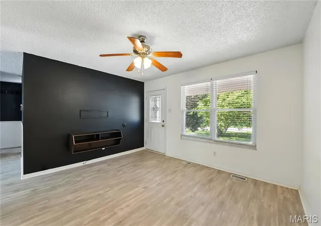 Photo 3 of Single Family Residence at 20 Wilbert Dr, Saint Charles, MO 63304 | MLS# MIS25023993 | | Sold on 2025-08-08