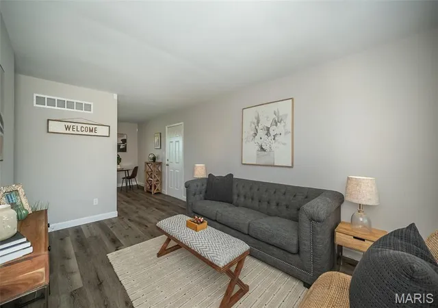 Photo 1 of Single Family Residence at 6753 Robbins Ave, Saint Louis, MO 63133 | MLS# MIS25024070 | | Sold on 2025-12-03
