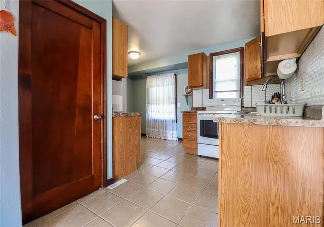 Photo 3 of Single Family Residence at 9533 Mackenzie Rd, Saint Louis, MO 63123 | MLS# MIS25024126 | | Sold on 2025-06-02