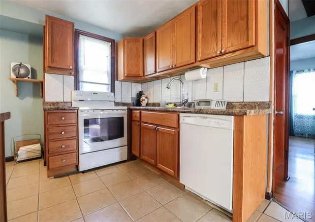 Photo 4 of Single Family Residence at 9533 Mackenzie Rd, Saint Louis, MO 63123 | MLS# MIS25024126 | | Sold on 2025-06-02