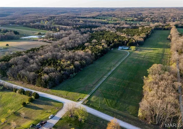 Photo 2 of Single Family Residence at 29706 Bueltmann Rd, Jonesburg, MO 63351 | MLS# MIS25024223 | | Sold on 2025-07-14