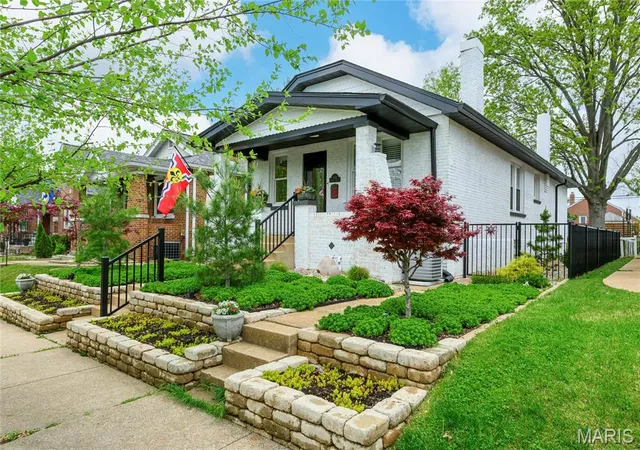 Photo 2 of Single Family Residence at 6301 Oleatha Ave, Saint Louis, MO 63139 | MLS# MIS25024268 | | Sold on 2025-06-05