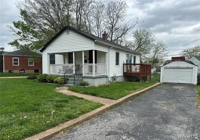 Photo 2 of Single Family Residence at 3608 Saint Marguerite Ln, Saint Ann, MO 63074 | MLS# MIS25024270 | | Sold on 2025-05-30