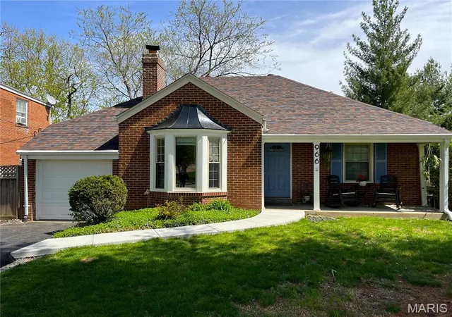 Homes for sale in Kirkwood, MO | 966 N Geyer Rd, Kirkwood, MO 63122 | MLS# MIS25024294