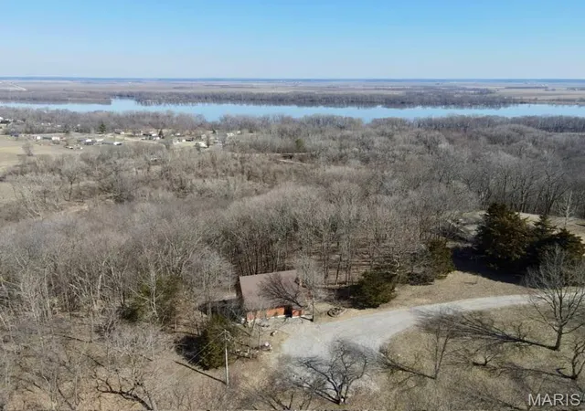 Photo 3 of Single Family Residence at 13414 Hwy 79, New London, MO 63459 | MLS# MIS25024367 |  | Sold on 2025-04-18
