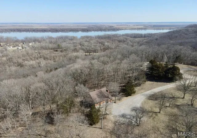 Photo 5 of Single Family Residence at 13414 Hwy 79, New London, MO 63459 | MLS# MIS25024367 |  | Sold on 2025-04-18