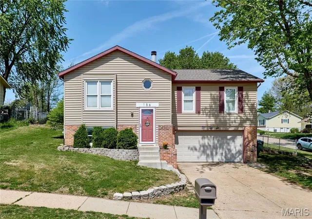 Single Family Residence at 156 Burning Leaf Dr, Saint Peters, MO 63376 | MLS# MIS25024419 | | Sold on 2025-06-26