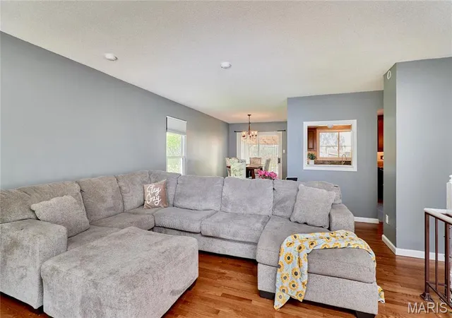 Photo 3 of Single Family Residence at 156 Burning Leaf Dr, Saint Peters, MO 63376 | MLS# MIS25024419 | | Sold on 2025-06-26