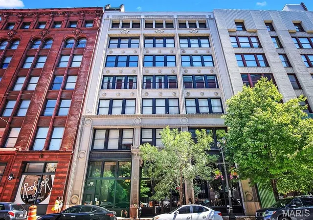 Photo 2 of Sale Pending at 1015 Washington Ave #507, Saint Louis, MO 63101 | MLS# MIS25024429 | Listing updated on 2026-09-16