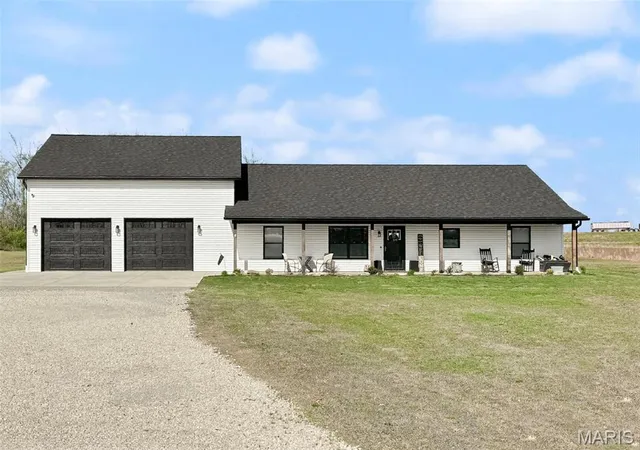 Photo 1 of Single Family Residence at 17900 Fletcher Lane, New London, MO 63459 | MLS# MIS25024431 | | Sold on 2025-09-12
