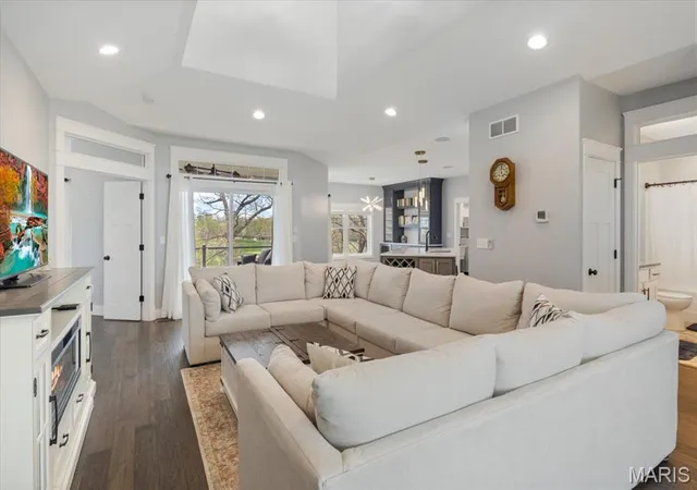 Photo 4 of Single Family Residence at 38 Highline Rd, Lake Ozark, MO 65049 | MLS# MIS25024546 |  | Sold on 2025-05-27