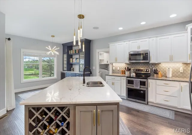 Photo 5 of Single Family Residence at 38 Highline Rd, Lake Ozark, MO 65049 | MLS# MIS25024546 |  | Sold on 2025-05-27