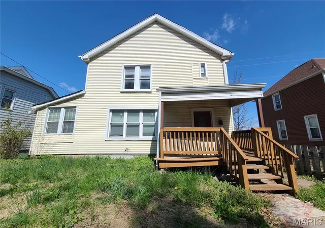 Single Family Residence at 6207 Famous Ave, Saint Louis, MO 63139 | MLS# MIS25024557 | | Sold on 2025-05-19