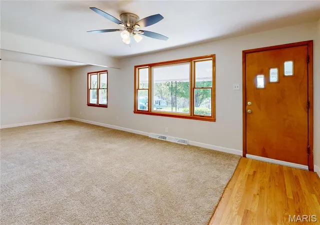 Photo 3 of Single Family Residence at 278 Diekamp Ln, Saint Charles, MO 63303 | MLS# MIS25024584 |  | Sold on 2025-05-27