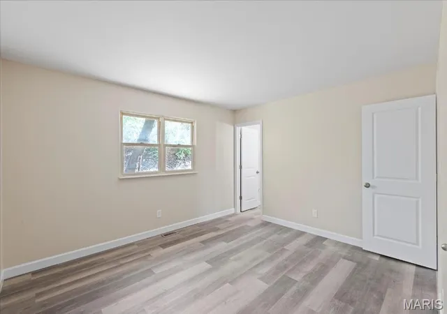 Photo 3 of Single Family Residence at 9984 Lochiel Ln, Saint Louis, MO 63137 | MLS# MIS25024682 |  | Sold on 2025-05-28