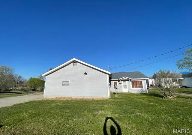 Photo 2 of Single Family Residence at 515 S Main St, Fredericktown, MO 63645 | MLS# MIS25024706 |  | Sold on 2025-09-12