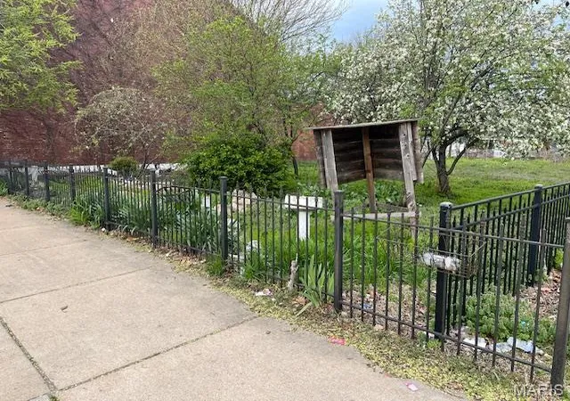 Photo 1 of Agriculture at 7601 S Broadway, Saint Louis, MO 63111 | MLS# MIS25024743 | | Sold on 2025-09-25
