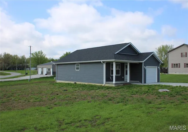 Photo 2 of Single Family Residence at 701 Lynn St, Paris, MO 65275 | MLS# MIS25024847 | | Sold on 2025-06-16