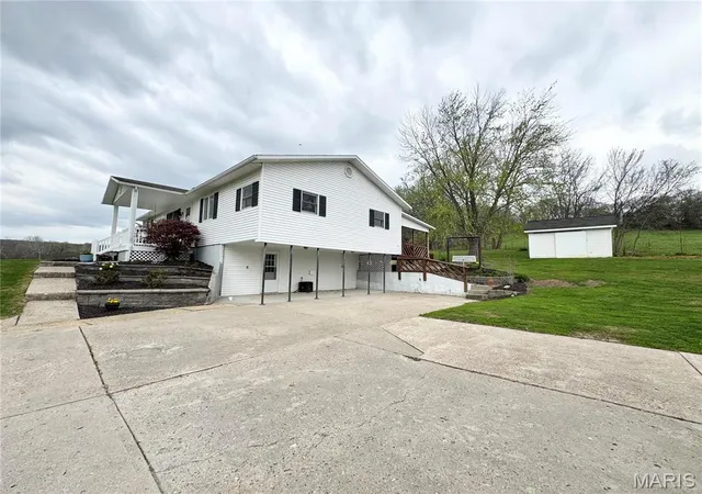 Photo 4 of Single Family Residence at 62140 Route N, New London, MO 63459 | MLS# MIS25024910 | | Sold on 2025-07-03
