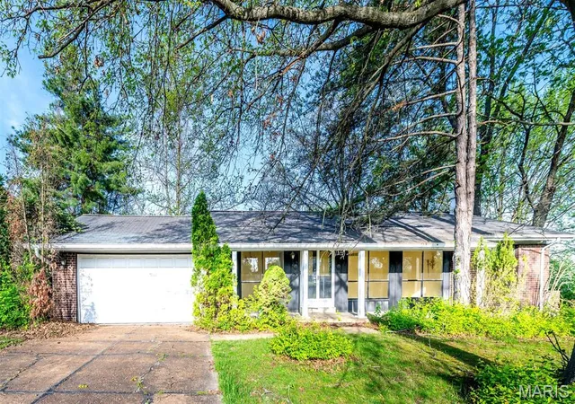 Photo 1 of Single Family Residence at 1239 Cheverly Ct, Saint Louis, MO 63146 | MLS# MIS25024988 | | Sold on 2025-06-10