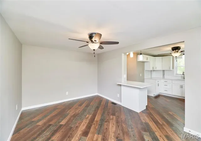 Photo 4 of Single Family Residence at 9550 Flora Ave, Saint Louis, MO 63114 | MLS# MIS25025067 | | Sold on 2025-09-17