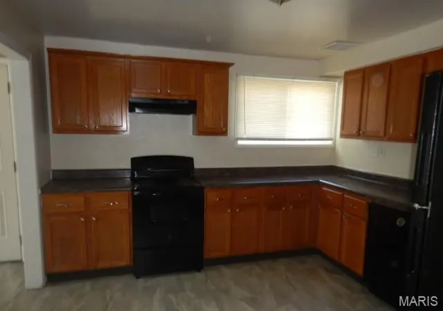 Photo 4 of Single Family Residence at 6701 Alder Ave, Saint Louis, MO 63134 | MLS# MIS25025108 | | Sold on 2025-08-14