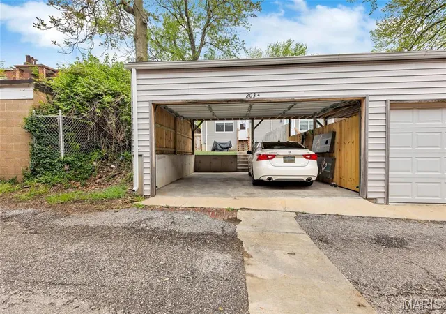 Photo 1 of Townhouse at 2034 Ann Ave, Saint Louis, MO 63104 | MLS# MIS25025143 | | Sold on 2025-07-23