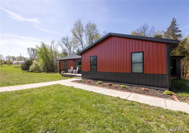 Photo 5 of Single Family Residence at 22261 Coyote Hills Dr, Center, MO 63436 | MLS# MIS25025217 | | Sold on 2025-05-30