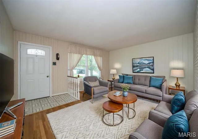 Photo 3 of Single Family Residence at 2513 Sibley St, Saint Charles, MO 63301 | MLS# MIS25025239 |  | Sold on 2025-05-29