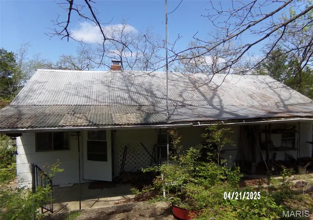 Photo 4 of Single Family Residence at 2163 Welch Dr, Hermann, MO 65041 | MLS# MIS25025362 | | Sold on 2025-08-15