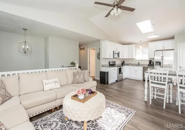 Photo 2 of Single Family Residence at 1 Summer Forest Ct, Saint Charles, MO 63304 | MLS# MIS25025491 |  | Sold on 2025-05-23