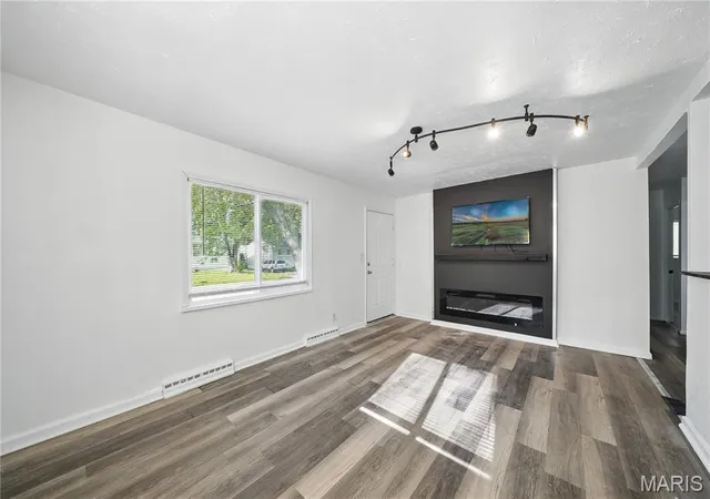 Photo 3 of Single Family Residence at 1137 Scott Ave, Saint Louis, MO 63138 | MLS# MIS25025706 |  | Sold on 2025-06-20