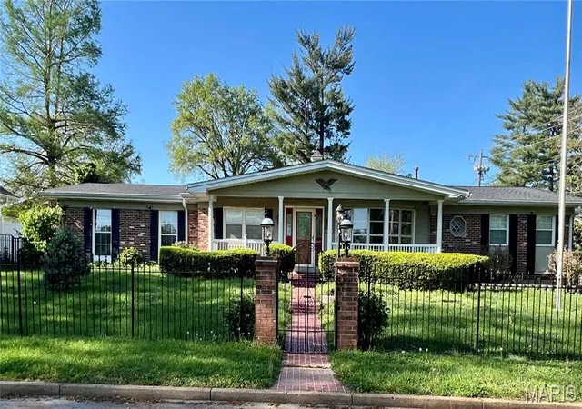 Single Family Residence at 459 Southside Ave, Saint Louis, MO 63119 | MLS# MIS25026715 | | Sold on 2025-05-19