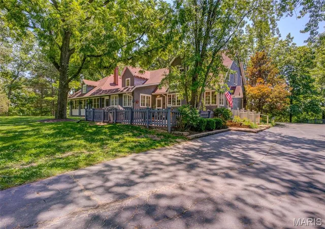 Photo 1 of Single family home for sale at 1577 Kehrs Mill Rd, Chesterfield, MO 63005 | MLS# MIS25026774 | Listing updated on 2026-09-25