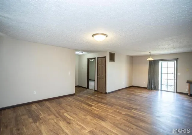 Photo 3 of Single Family Residence at 15625 Talon Ln, Saint Robert, MO 65584 | MLS# MIS25026855 | | Sold on 2025-11-18