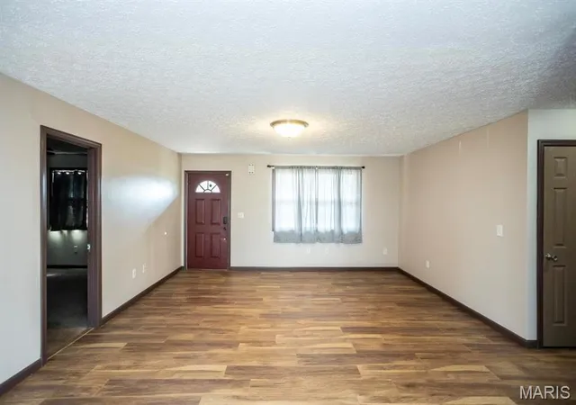 Photo 4 of Single Family Residence at 15625 Talon Ln, Saint Robert, MO 65584 | MLS# MIS25026855 | | Sold on 2025-11-18