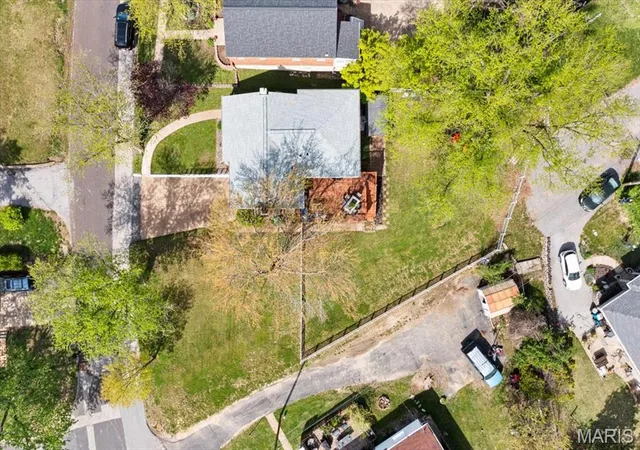 Photo 1 of Single Family Residence at 9401 Daisy Ln, Saint Louis, MO 63123 | MLS# MIS25026881 |  | Sold on 2025-05-29