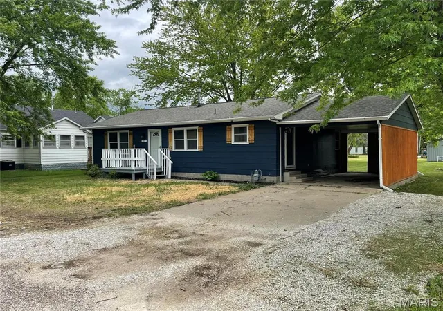 Photo 2 of Single Family Residence at 204 S Todd St, Madison, MO 65263 | MLS# MIS25026888 | | Sold on 2025-06-02