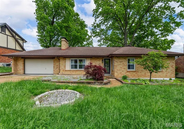 Single Family Residence at 135 Tanzberger Dr, Saint Louis, MO 63129 | MLS# MIS25026893 | | Sold on 2025-08-01